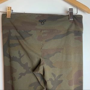 aritzia tna
